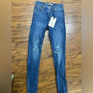 Levi’s Highrise Sculpt Jeans